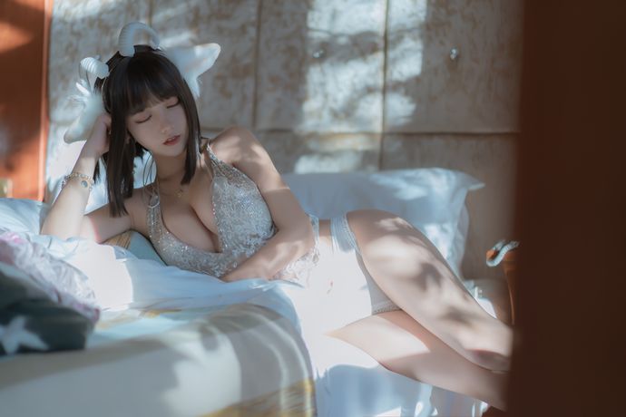 过期米线线喵 – 小羊 [66P-110MB]